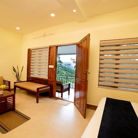 Golden Fern Resort Kanthalloor 外观 照片