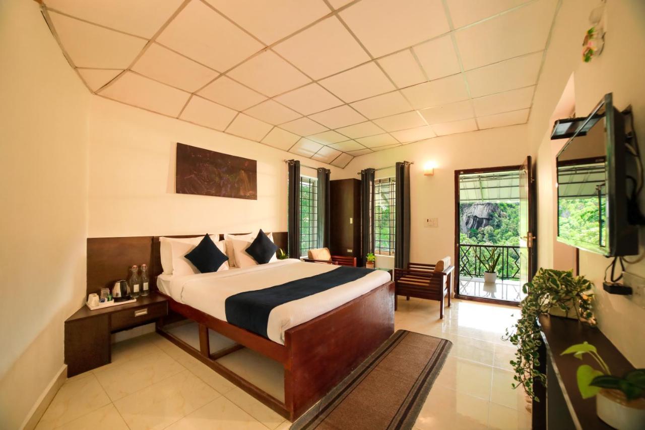 Golden Fern Resort Kanthalloor 外观 照片