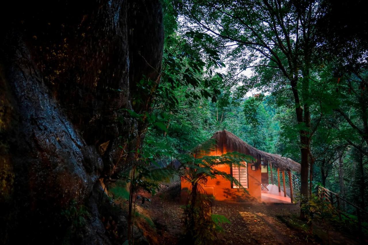 Golden Fern Resort Kanthalloor 外观 照片