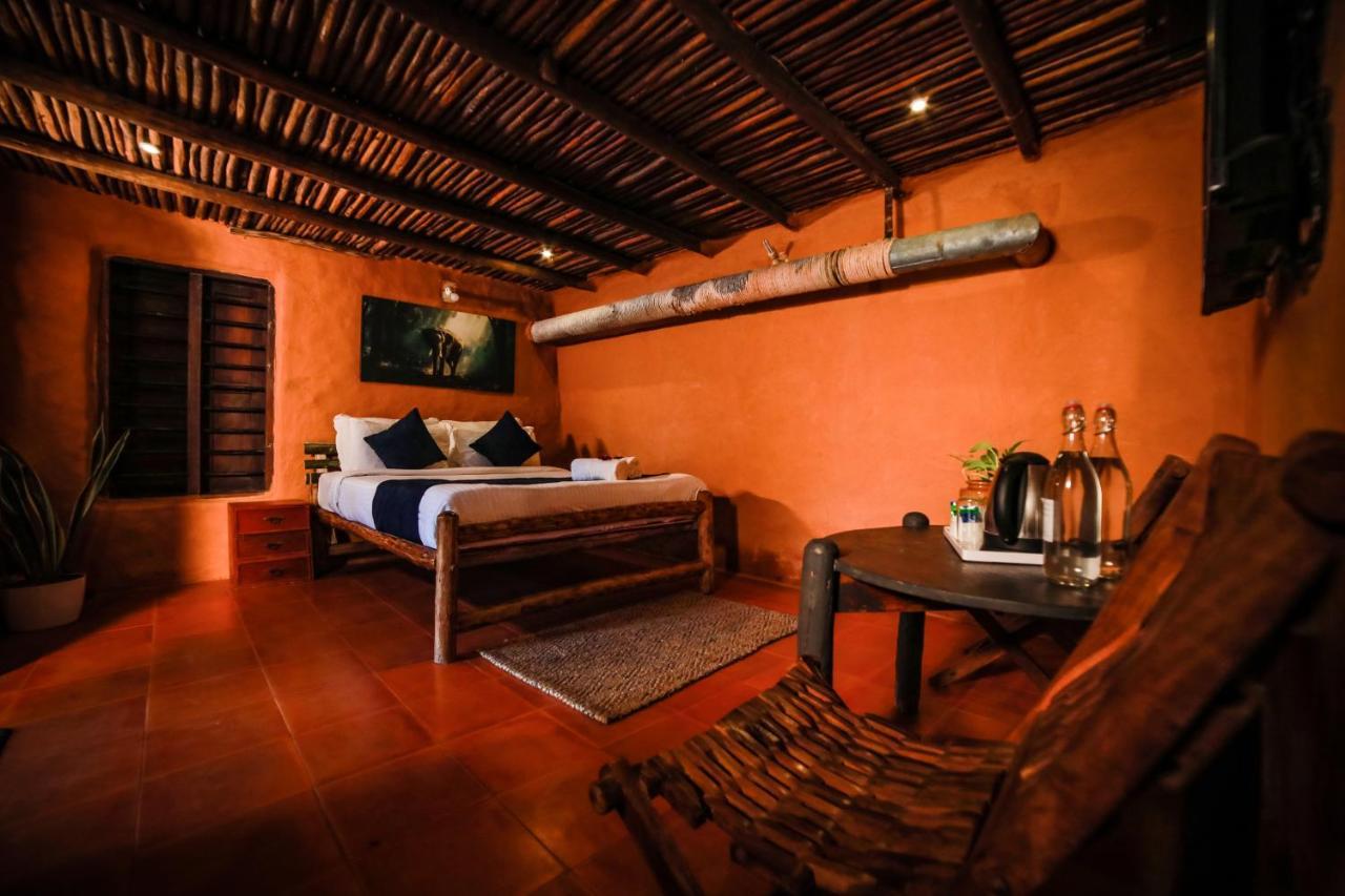 Golden Fern Resort Kanthalloor 外观 照片