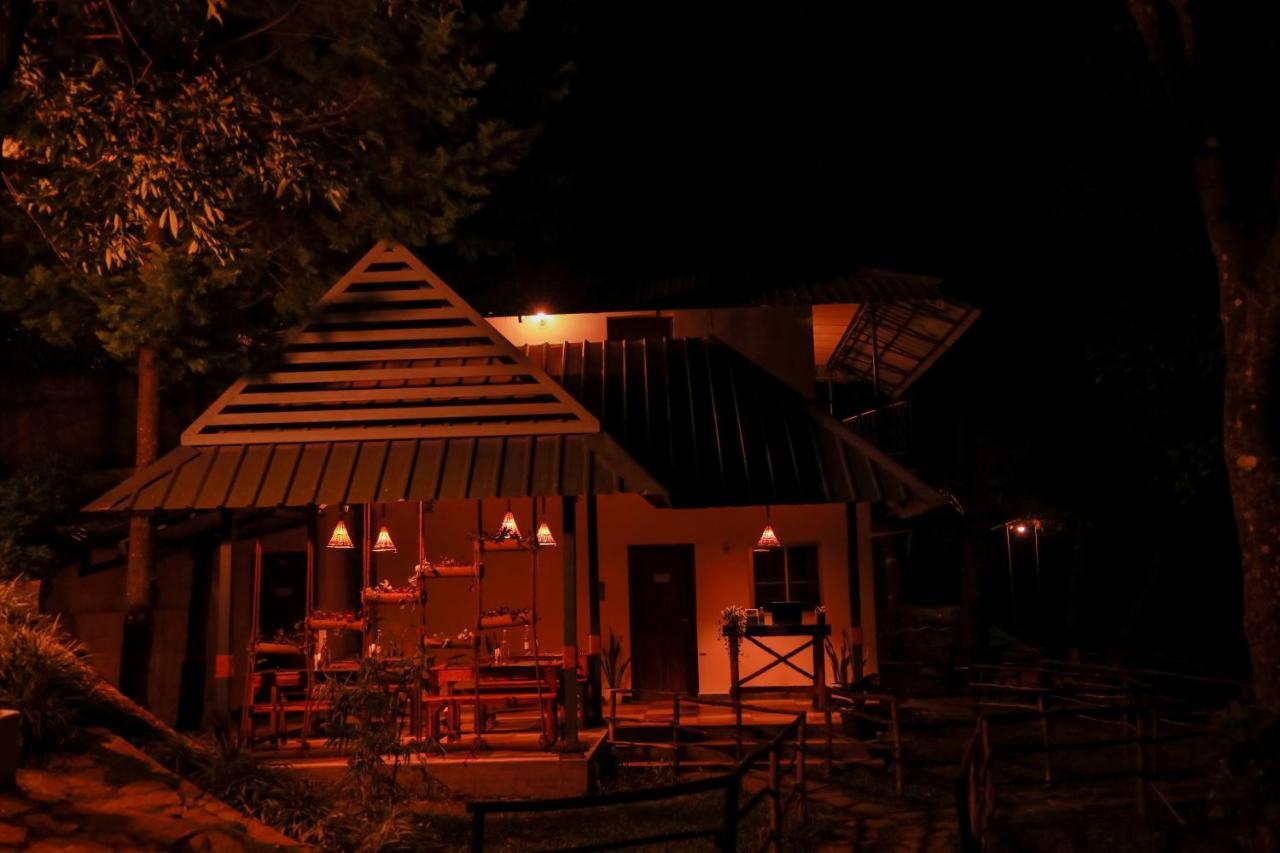 Golden Fern Resort Kanthalloor 外观 照片