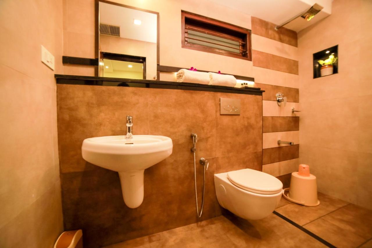 Golden Fern Resort Kanthalloor 外观 照片