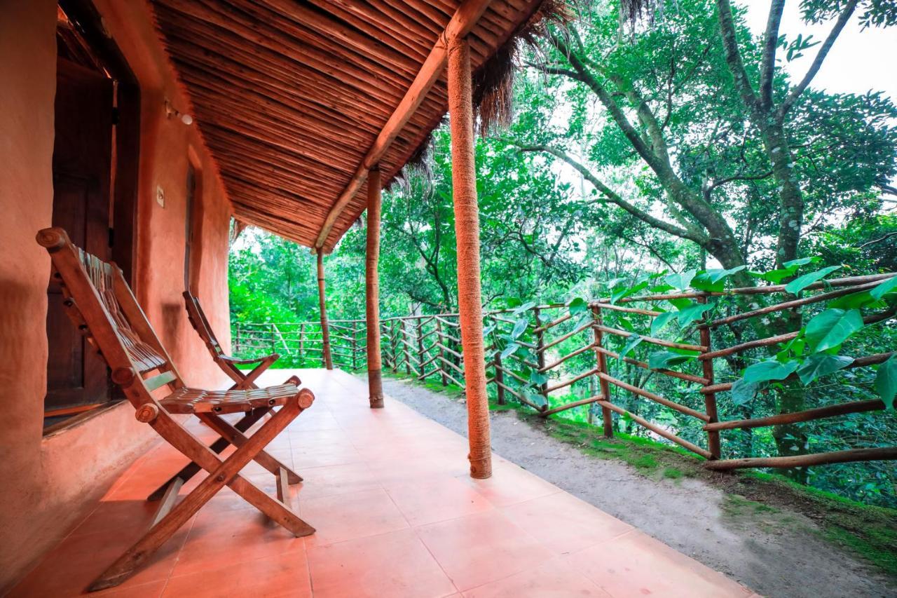 Golden Fern Resort Kanthalloor 外观 照片